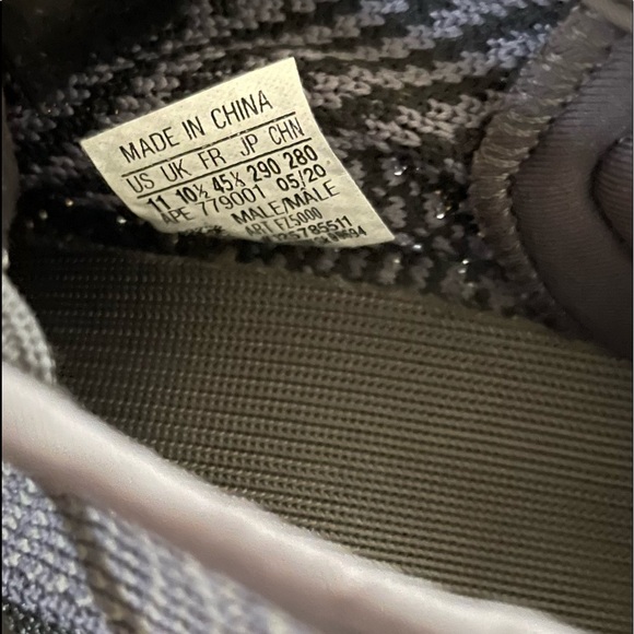 Yeezy Boost size 11 - Picture 8 of 9